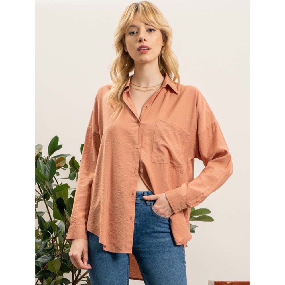 NWT Blu Pepper Sienna High Low Oversized Button Up Top